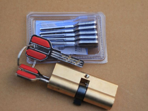 巴塘24小时上门开锁公司